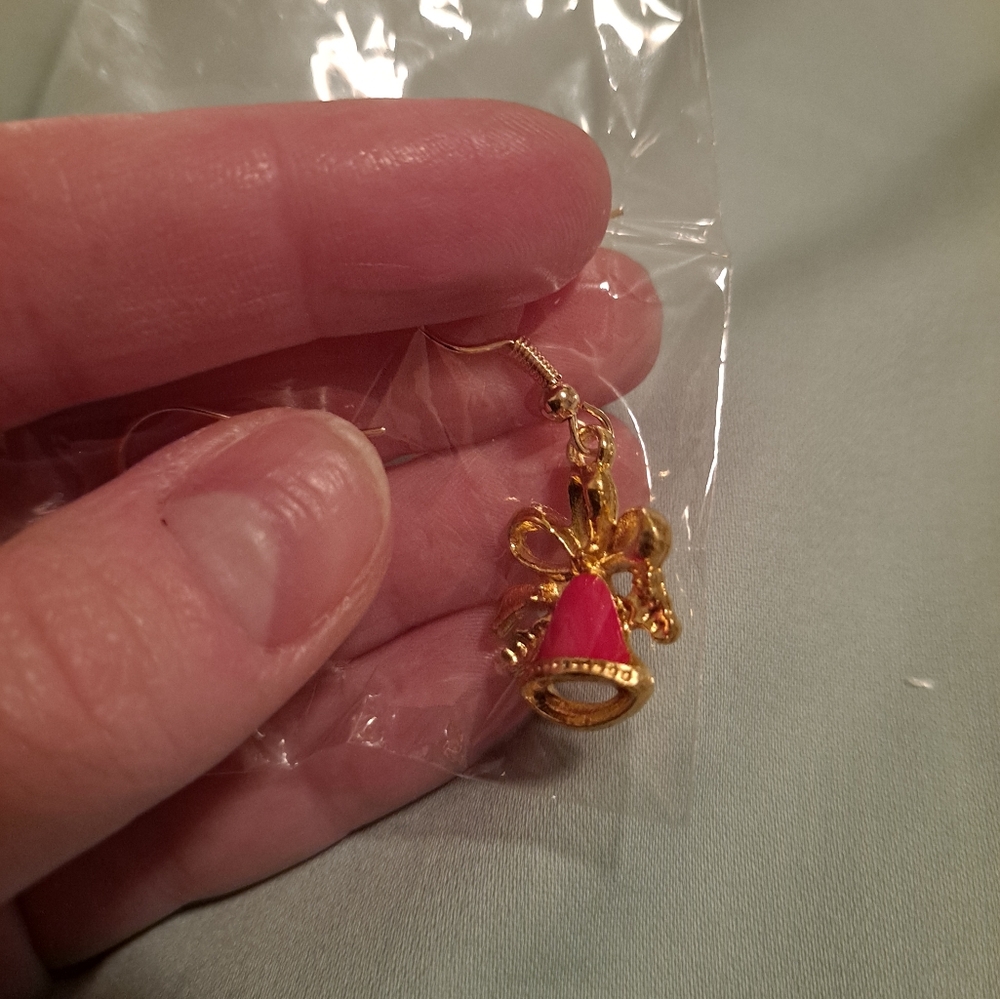 NWOT Christmas Earrings